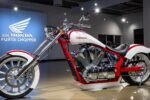 Honda Fury Chopper: Moto Cruiser Extrema con Diseño Largo y Estilo Único