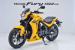 Honda Fury Amarilla: La Chopper de Estilo Custom Largo que Roba Miradas